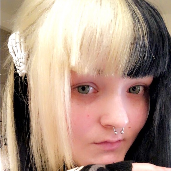 Meet your Posher, Rae - Picture 4 of 11